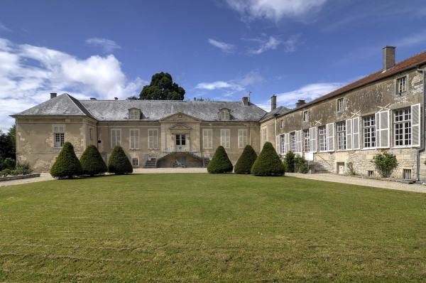 ego Bourgeon Plateau HuisRaad, biedt kasteel te koop aan in Noord Frankrijk, in de Argonnen,  Ardennen, Meuse en Marne.